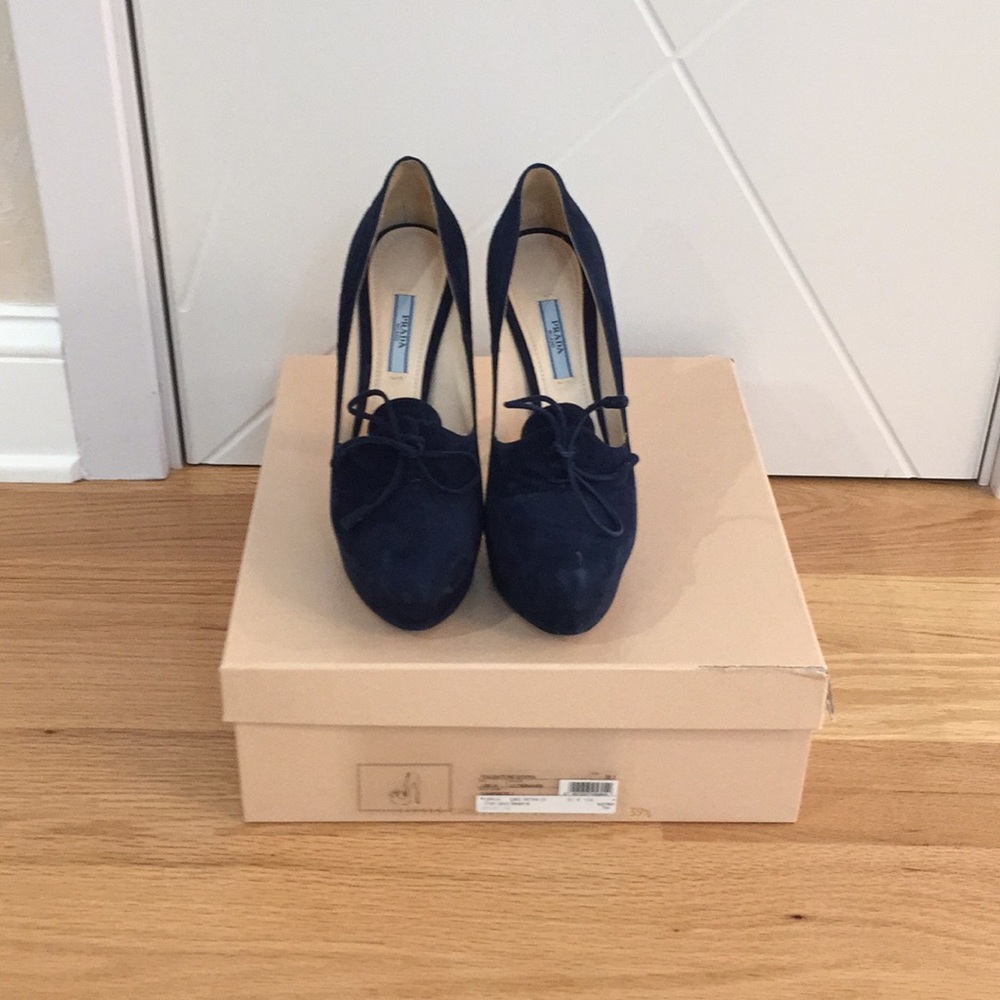 Prada authentic blue suede pumps size 39.5